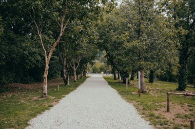 AI-generated travel thumbnail for Bussi sul Tirino