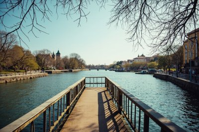 AI-generated travel thumbnail for Cabezón