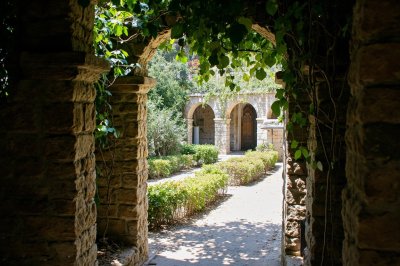 AI-generated travel thumbnail for Cabra del Santo Cristo