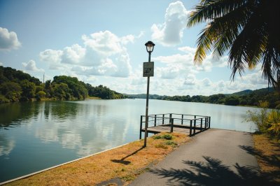 AI-generated travel thumbnail for Calamar