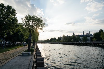 AI-generated travel thumbnail for Călan