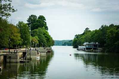 AI-generated travel thumbnail for Calvert City