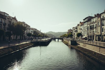 AI-generated travel thumbnail for Calvos de Randín