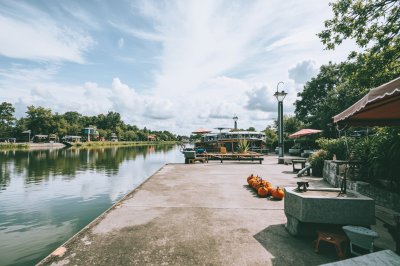 AI-generated travel thumbnail for Cẩm Phả