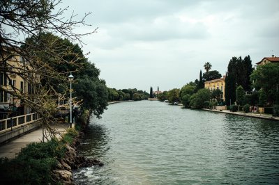 AI-generated travel thumbnail for Camilleri-Vallelata