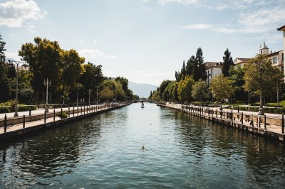 AI-generated travel thumbnail for Canalejas del Arroyo