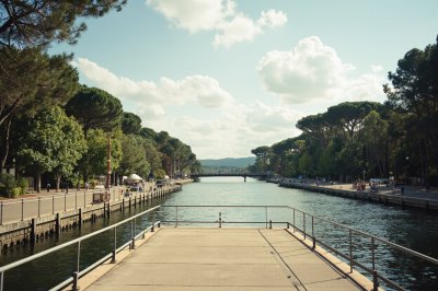 AI-generated travel thumbnail for Canet-en-Roussillon