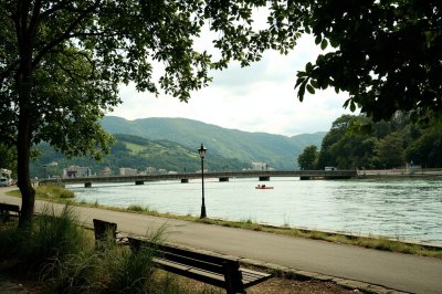AI-generated travel thumbnail for Cangas de Onís