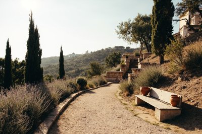AI-generated travel thumbnail for Cantaron