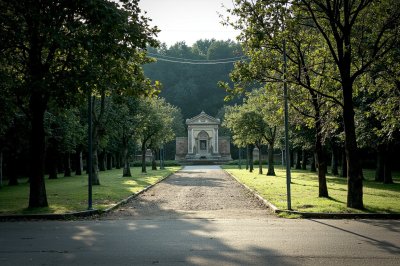 AI-generated travel thumbnail for Cărand