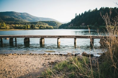 AI-generated travel thumbnail for Carcastillo