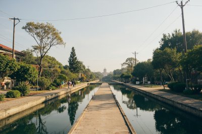 AI-generated travel thumbnail for Casas Viejas