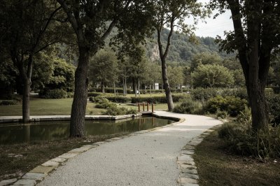 AI-generated travel thumbnail for Castel del Giudice
