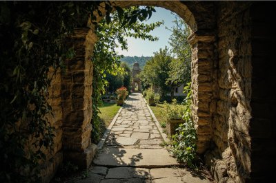 AI-generated travel thumbnail for Castel di Ieri