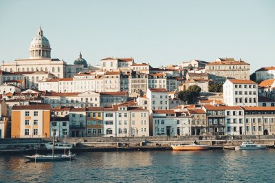AI-generated travel thumbnail for Castelo (Lisbon)