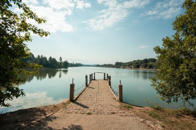AI-generated travel thumbnail for Castelvetro Piacentino