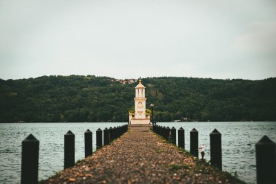 AI-generated travel thumbnail for Castrele Traiane