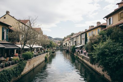 AI-generated travel thumbnail for Cauterets