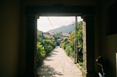 AI-generated travel thumbnail for Cayhagan
