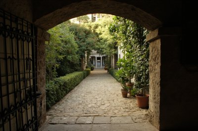 AI-generated travel thumbnail for Cayuela