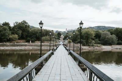 AI-generated travel thumbnail for Cerezo de Abajo