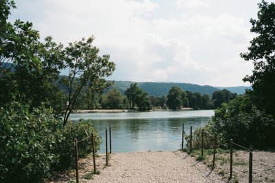 AI-generated travel thumbnail for Cerneți