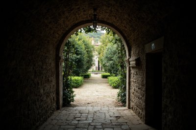 AI-generated travel thumbnail for Cetatea de Baltă