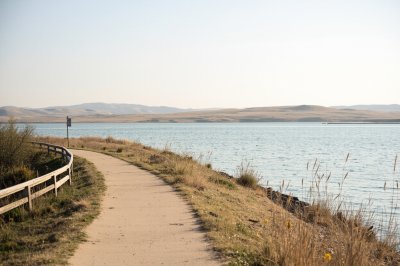 AI-generated travel thumbnail for Ceyranbatan