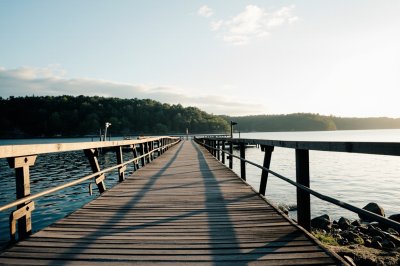 AI-generated travel thumbnail for Charleston