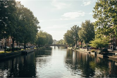 AI-generated travel thumbnail for Charlestown