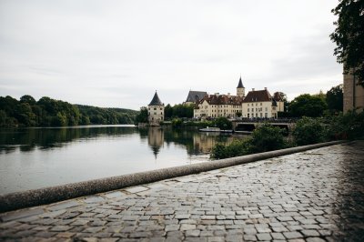 AI-generated travel thumbnail for Château-Landon