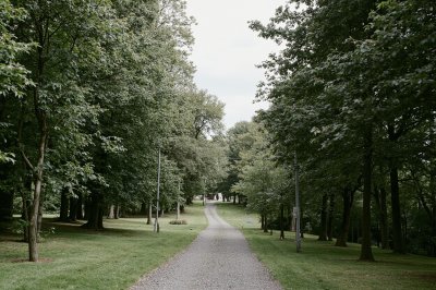 AI-generated travel thumbnail for Châteauneuf-du-Faou