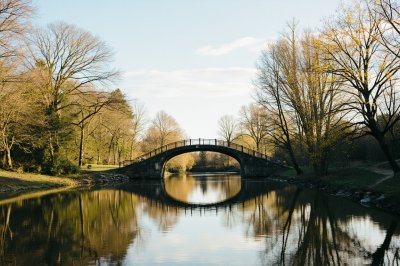 AI-generated travel thumbnail for Châtillon-en-Michaille