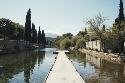 AI-generated travel thumbnail for Chávari