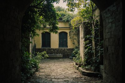 AI-generated travel thumbnail for Chereluș