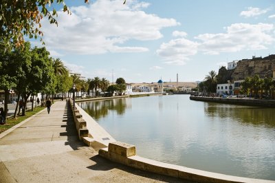 AI-generated travel thumbnail for Chiclana de Segura