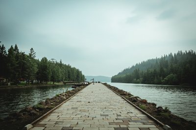 AI-generated travel thumbnail for Chudovo