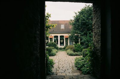 AI-generated travel thumbnail for Ciepłowody
