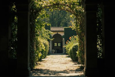 AI-generated travel thumbnail for Ciohorăni