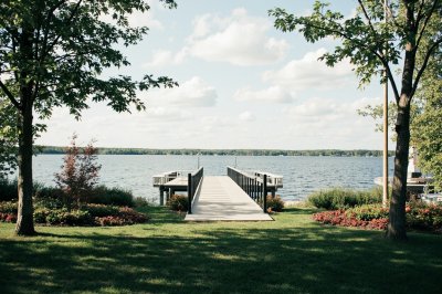 AI-generated travel thumbnail for Clear Lake