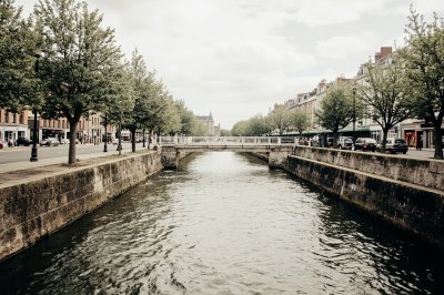AI-generated travel thumbnail for Cléder