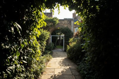 AI-generated travel thumbnail for Clerkenwell