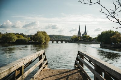 AI-generated travel thumbnail for Clonas-sur-Varèze