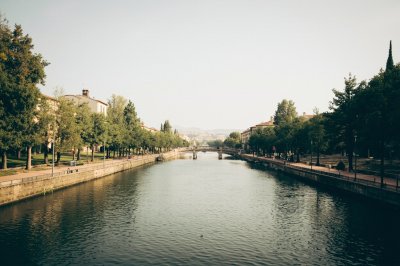 AI-generated travel thumbnail for Coca