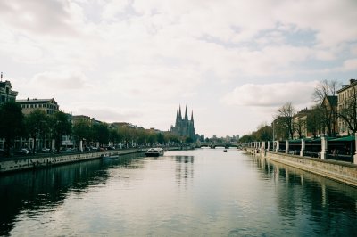 AI-generated travel thumbnail for Cologne