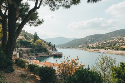 AI-generated travel thumbnail for Colomars