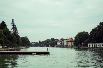 AI-generated travel thumbnail for Comeglians