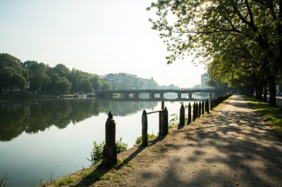 AI-generated travel thumbnail for Condé-sur-Vesgre