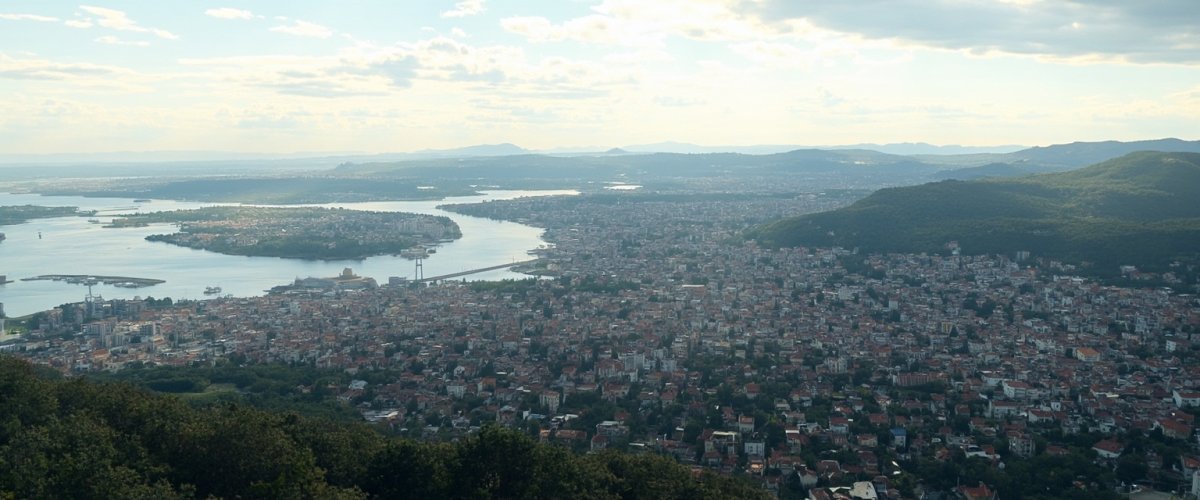 Painterly banner illustration of Costeşti