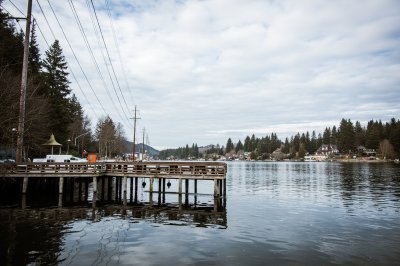 AI-generated travel thumbnail for Cottage Lake